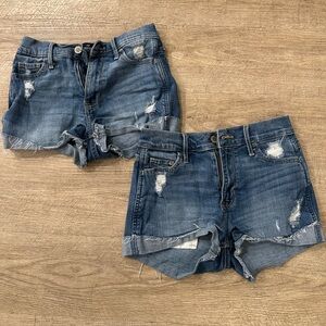 2 pairs of Hollister shorts size 00/23